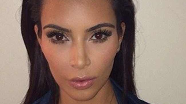 Как выглядят знаменитости на фото в паспортах Как выглядят знаменитости на фото в паспортах