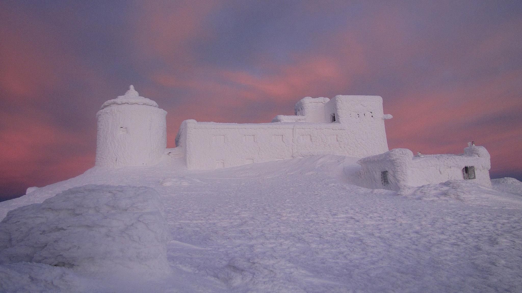 Зима в высокогорье: украинский спасатель делает удивительные фото украинских Карпат Зима в высокогорье: украинский спасатель делает удивительные фото украинских Карпат