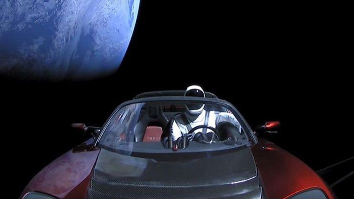 Маск заховав на Tesla Roadster секретний вантаж: відомі деталі