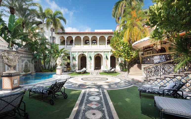 Убийство Джанни Версаче: фото виллы где жил и погиб Версаче Убийство Джанни Версаче: фото виллы где жил и погиб Версаче