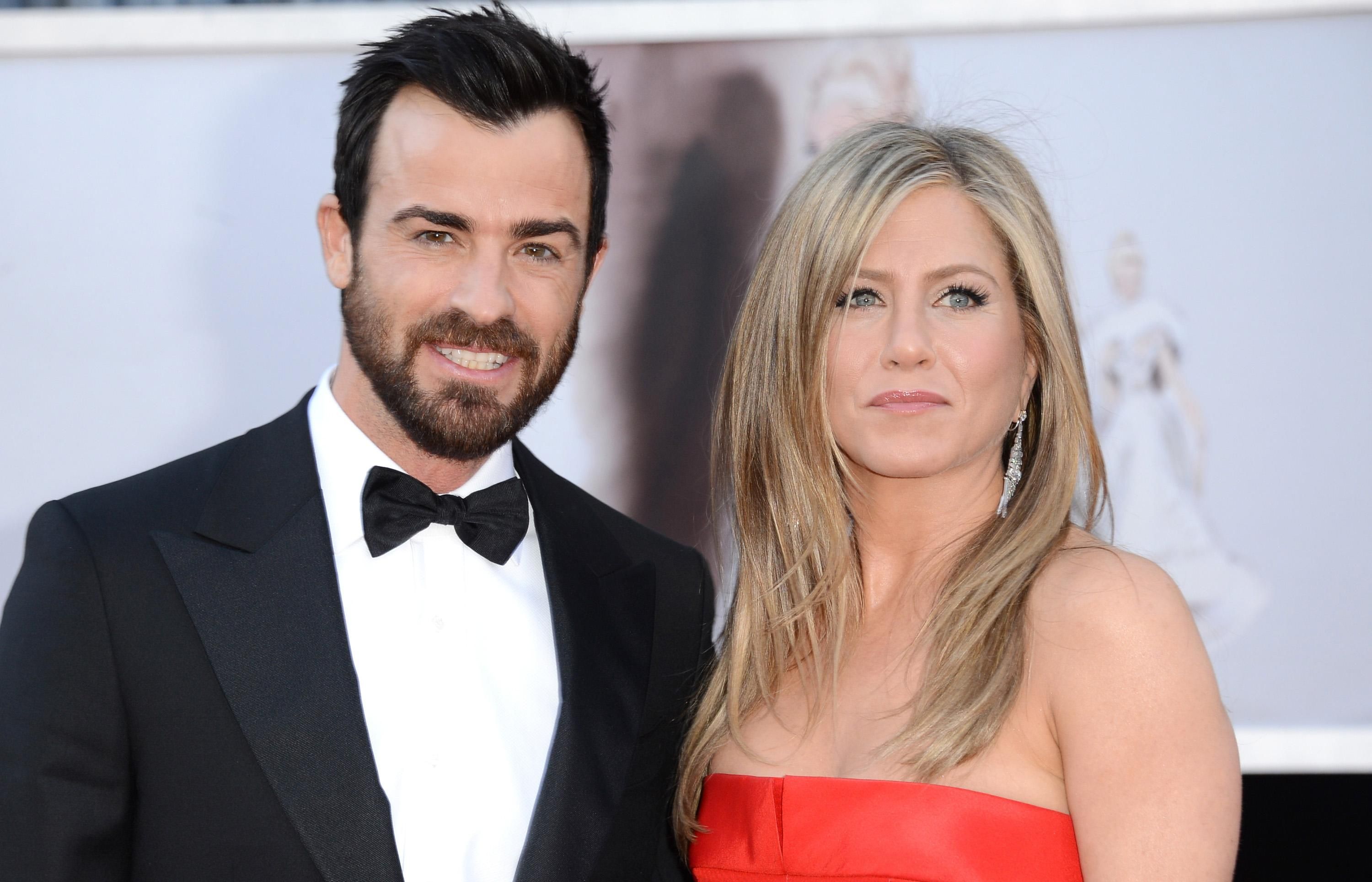 Дженнифер Энистон разводится с мужем и Джастином Теру Дженнифер Энистон разводится с мужем и Джастином Теру