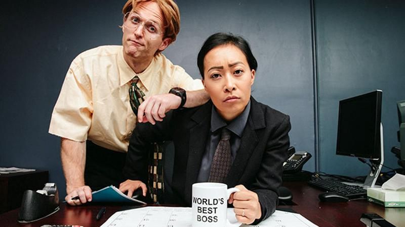 Пара влаштувала кумедну весільну зйомку, відтворюючи сцени з фільмів Пара влаштувала кумедну весільну зйомку, відтворюючи сцени з фільмів