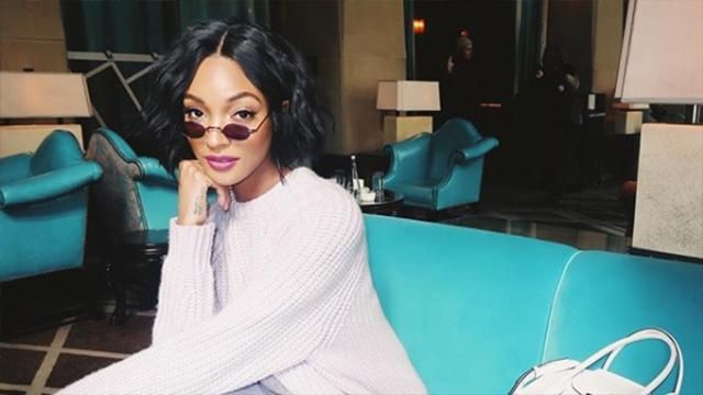 Известная модель примерила брюки украинского дизайнера: фото Известная модель примерила брюки украинского дизайнера: фото