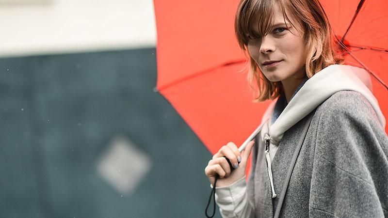 Украинская модель представила новую коллекцию от Prada в рамках Недели моды в Милане: яркие фото