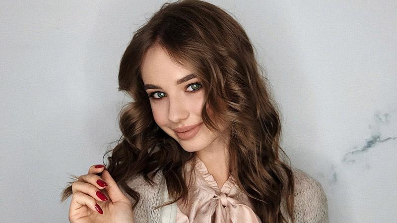 Популярная актриса из сериала "Школа" начала отношения с футболистом: появились первые фото