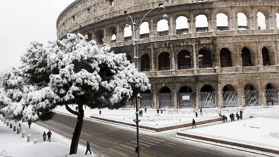 Рим и часть Италии засыпало снегом с аномальными морозами: фото