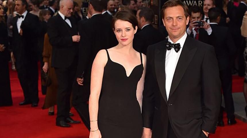 Звезда сериала "Корона" Клер Фой разводится с мужем после 4 лет брака Звезда сериала "Корона" Клер Фой разводится с мужем после 4 лет брака