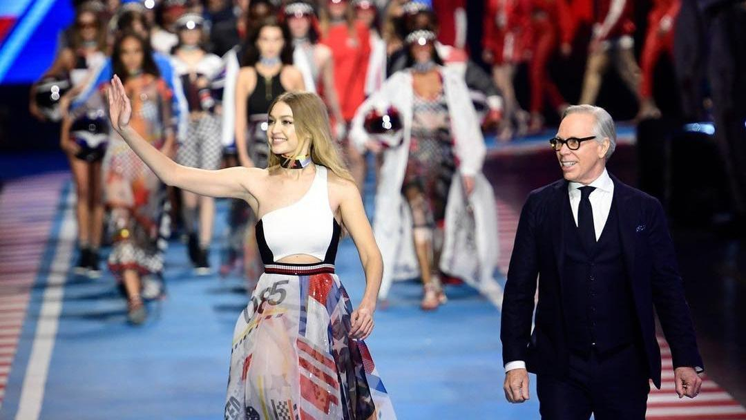 Tommy Hilfiger представил новую коллекцию совместно с Джиджи Хадид на Неделе моды в Милане: фото