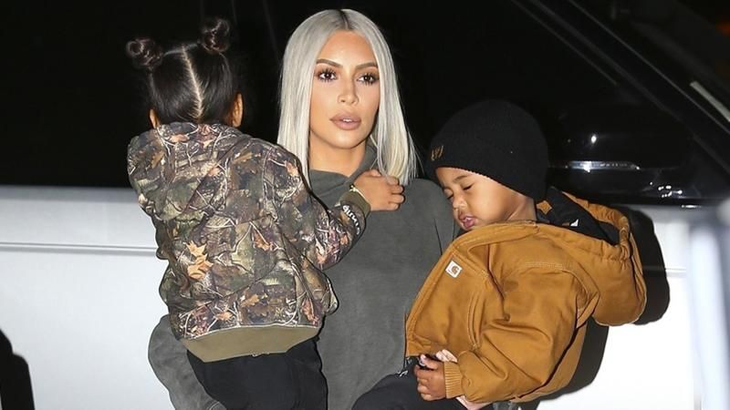 Ким Кардашян впервые показала дочь Чикаго: фото Ким Кардашян впервые показала дочь Чикаго: фото