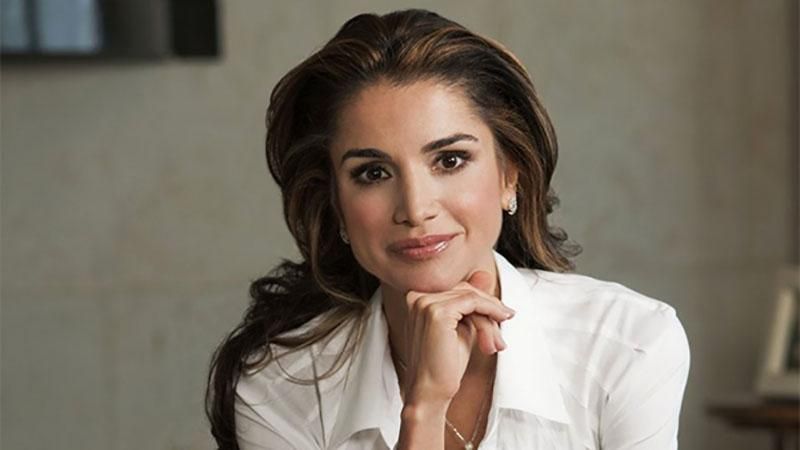 Королева Иордании одела платье с необычными рукавами: фото Королева Иордании одела платье с необычными рукавами: фото