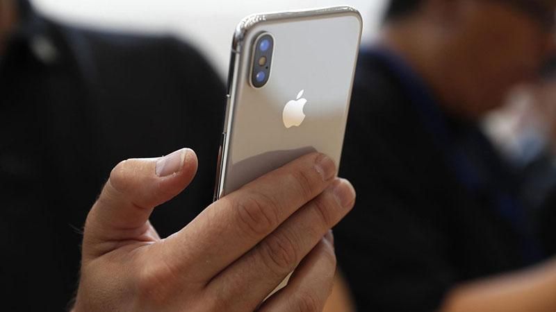 Компания Apple необычно прорекламировала новый iPhoneX: видео