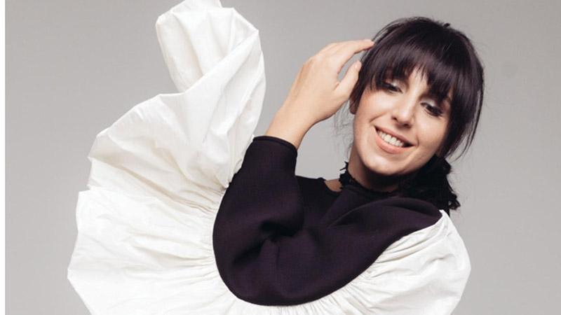 Джамала показала милый животик в приталенном платье: фото