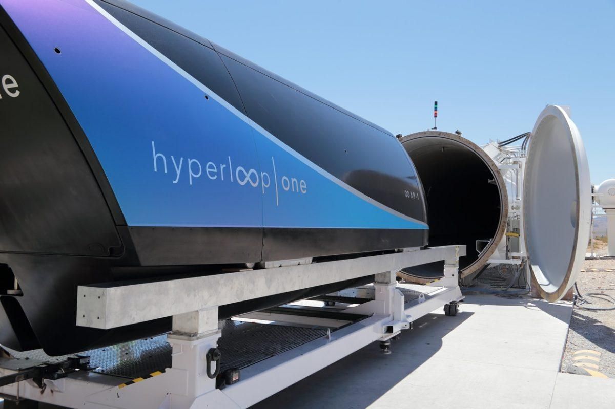 Капсулу Hyperloop впервые показали изнутри: футуристические снимки