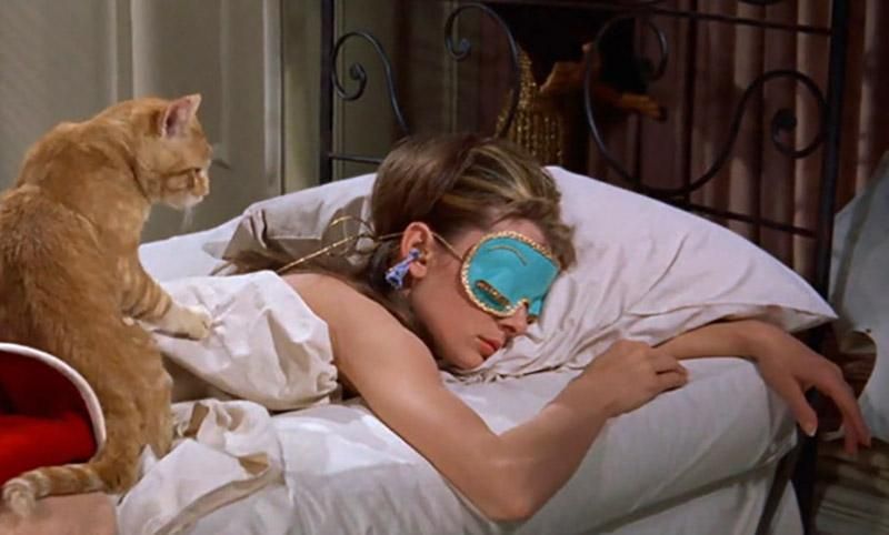 Зі скуйовдженим волоссям та макіяжем: як виглядають знаменитості зранку Зі скуйовдженим волоссям та макіяжем: як виглядають знаменитості зранку