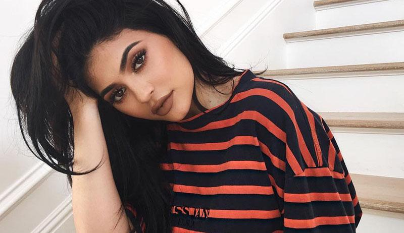 Кайли Дженнер впервые показала лицо своего ребенка