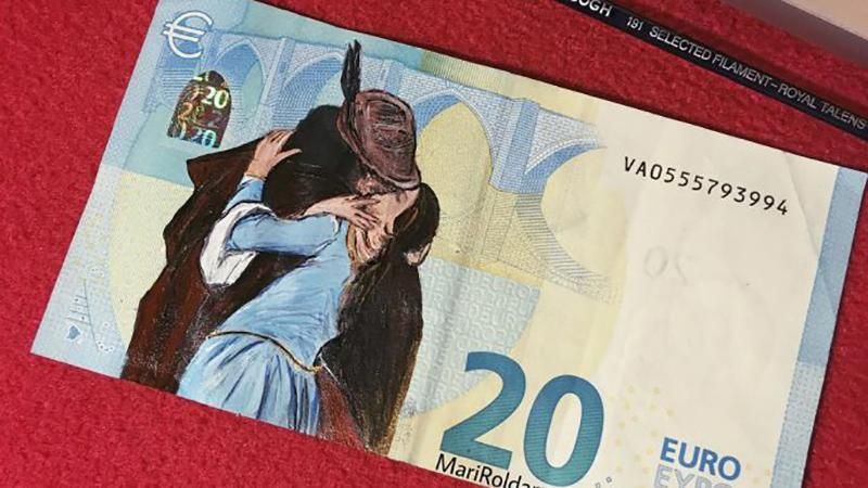 В Испании художница создает шедевральные рисунки на купюрах: фото В Испании художница создает шедевральные рисунки на купюрах: фото