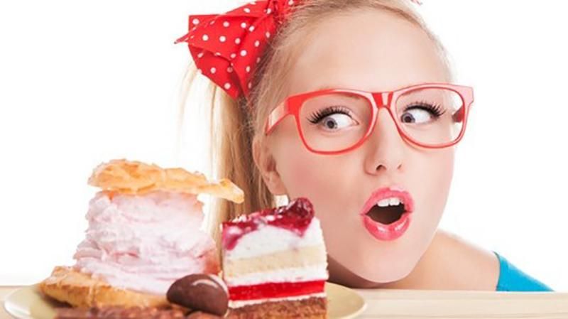 Как правильно есть сладости при диете: 3 полезных правила