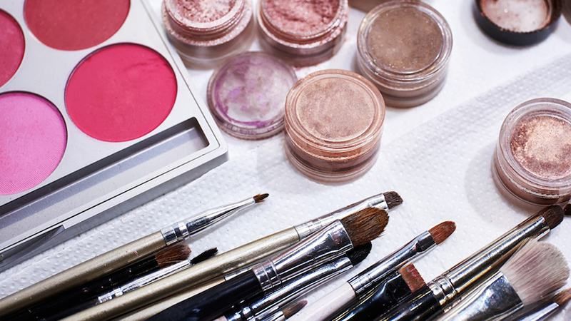 Як зробити експрес-макіяж: прості секрети Як зробити експрес-макіяж: прості секрети