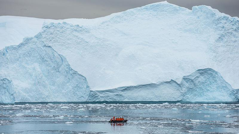 Фотограф показал уникальные айсберги в Антарктике: удивительные снимки
