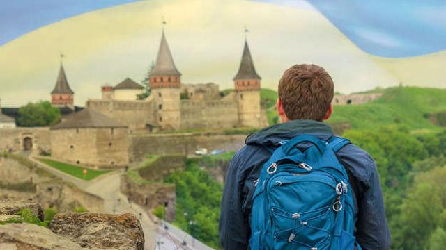 Все больше иностранцев едут в Украину: из каких стран больше всего туристов