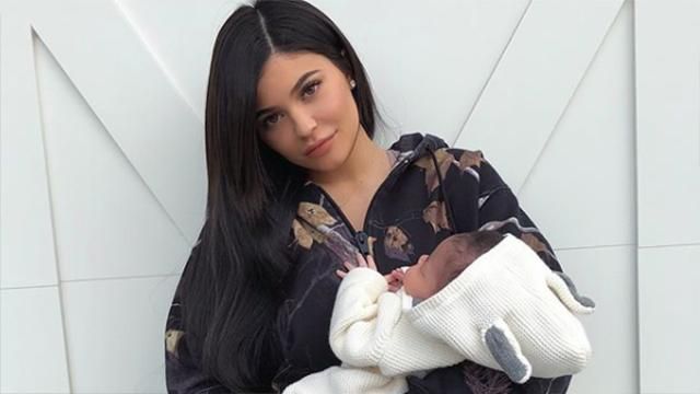 Кайлі Дженнер показала миле фото своєї бабусі та доньки Кайлі Дженнер показала миле фото своєї бабусі та доньки