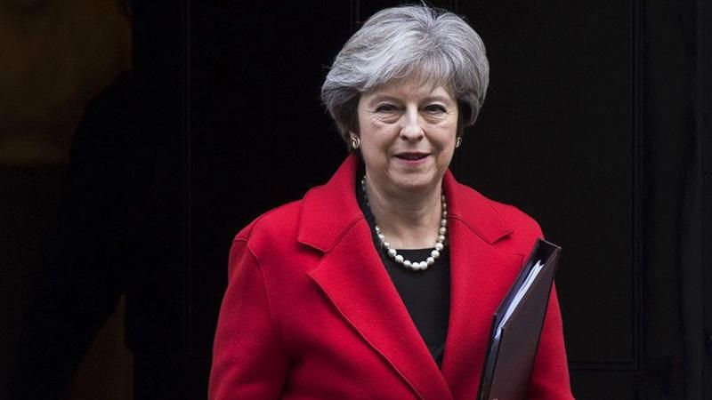 Тереза Мей зачарувала весняним образом: яскраві фото Тереза Мей зачарувала весняним образом: яскраві фото