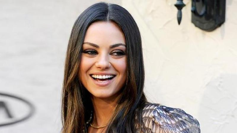 Актриса Мила Кунис очаровала нежными фотографиями с сыном