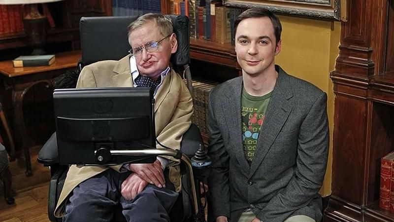 Звезды "Теории большого взрыва" отреагировали на смерть Хокинга Звезды "Теории большого взрыва" отреагировали на смерть Хокинга