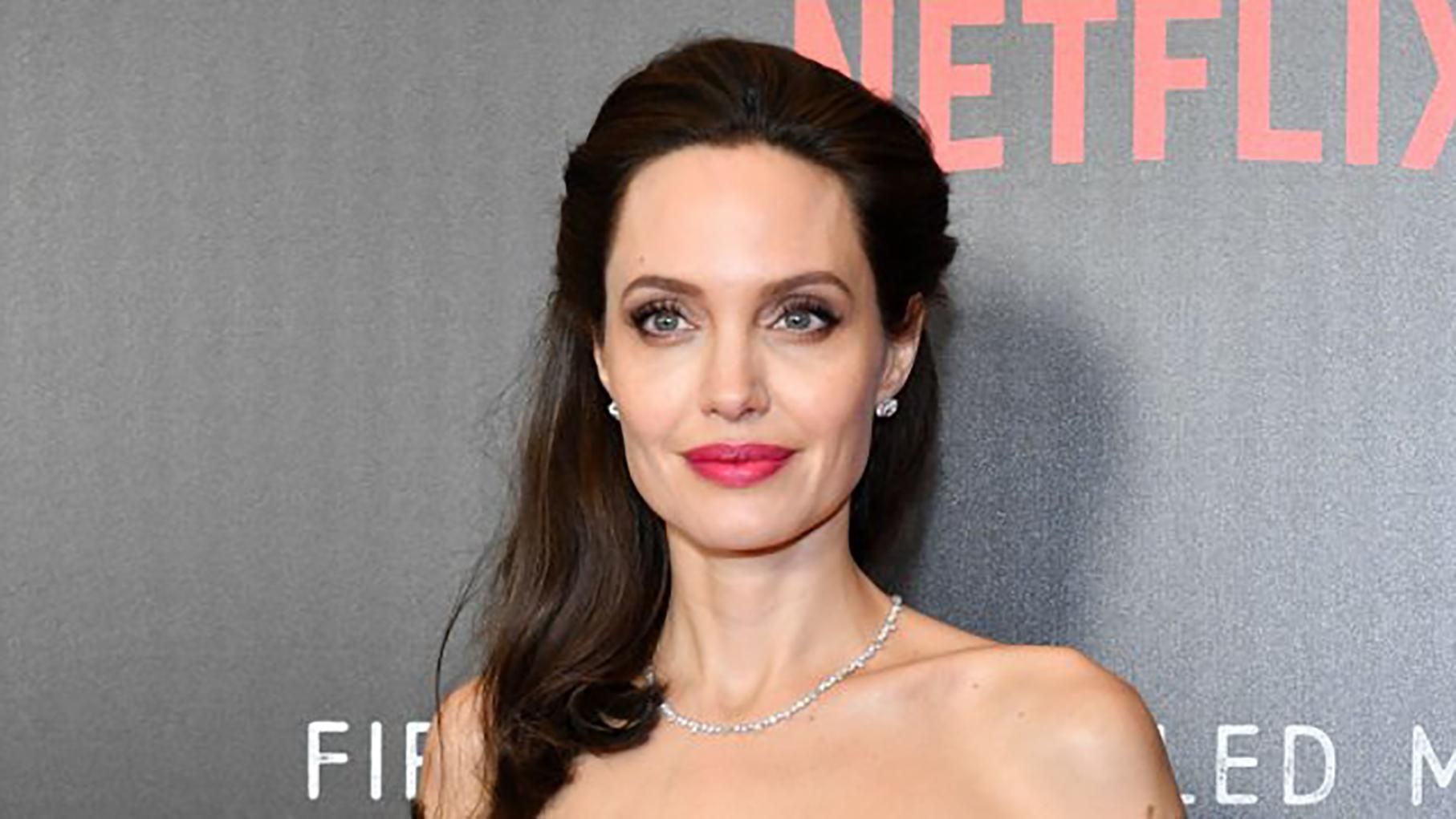 В Анджеліни Джолі з'явився новий бойфренд В Анджеліни Джолі з'явився новий бойфренд