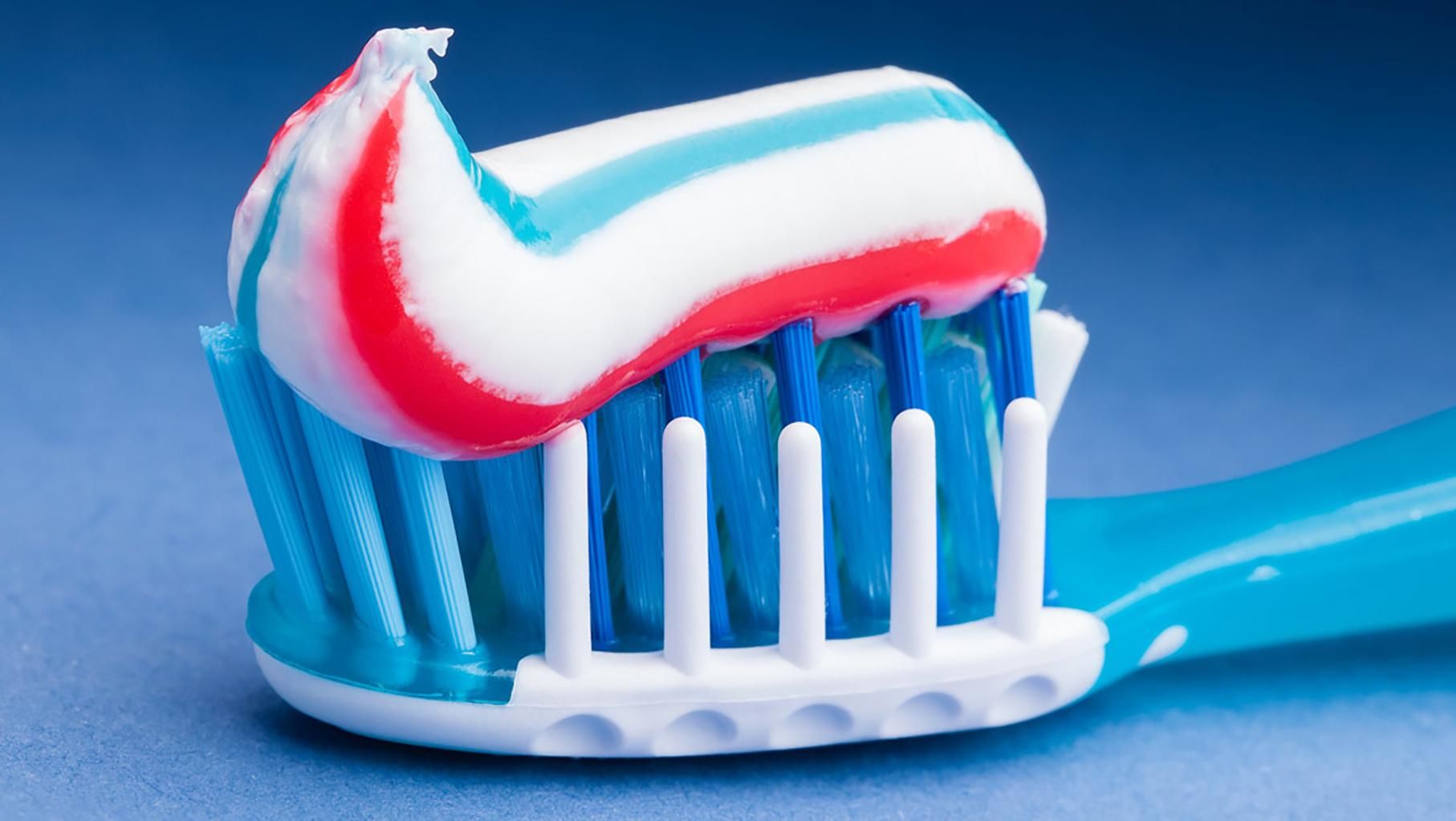 Вчені довели, що жодна зубна паста не здатна зміцнити емаль або знизити чутливість