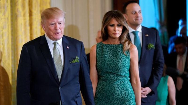 Меланія Трамп зачарувала стильним образом на офіційному прийомі: фото Меланія Трамп зачарувала стильним образом на офіційному прийомі: фото