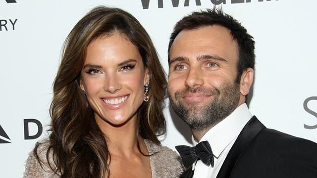 Модель Алессандра Амбросио развелась с мужем после 13 лет отношений Модель Алессандра Амбросио развелась с мужем после 13 лет отношений