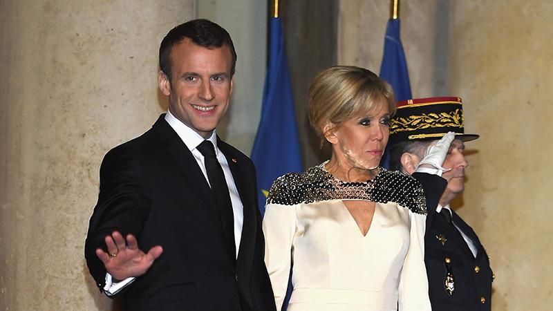 Бриджит Макрон надела роскошное вечернее платье на официальный прием: фото Бриджит Макрон надела роскошное вечернее платье на официальный прием: фото