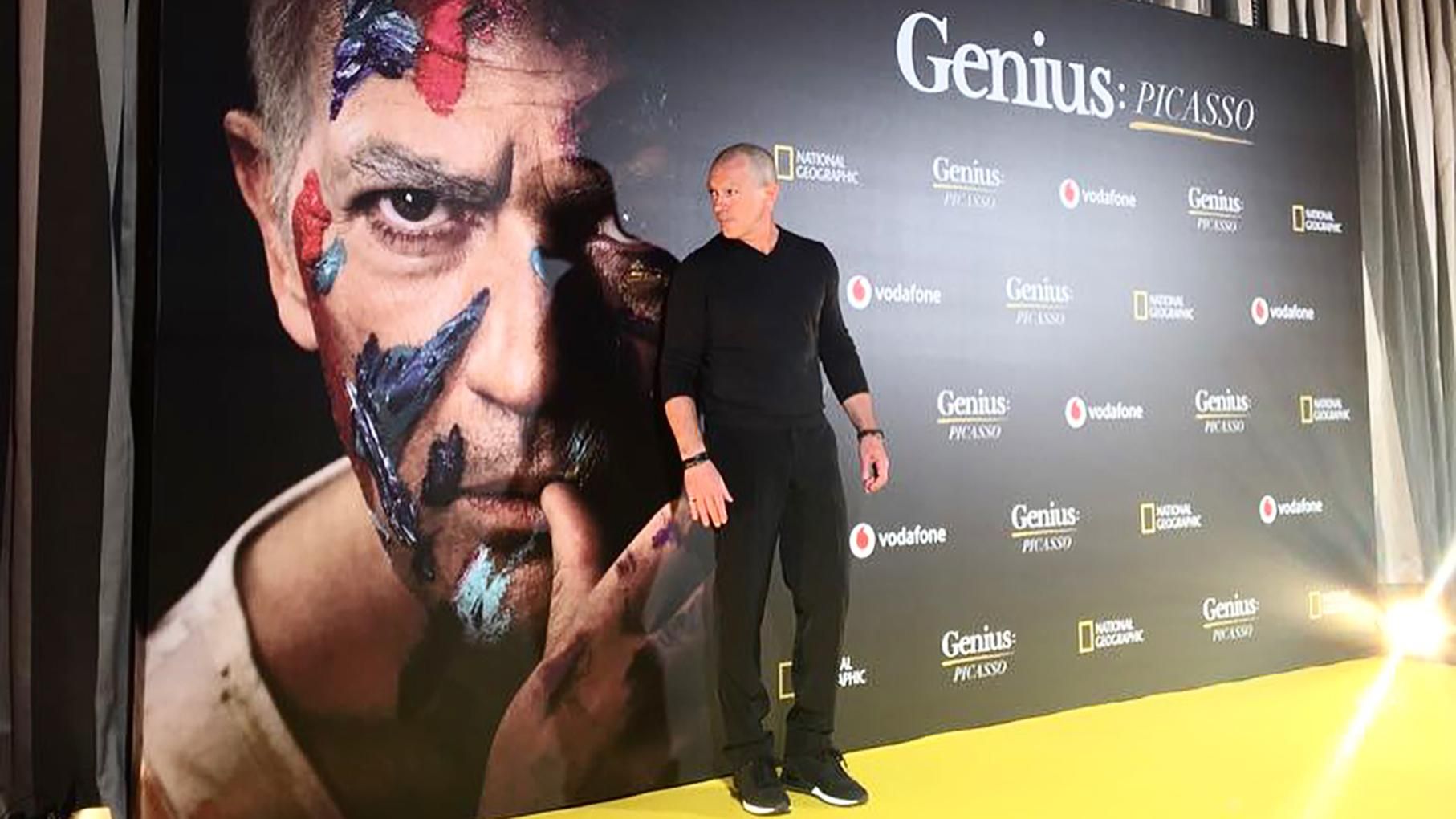 Безволосий та без брів: Антоніо Бандерас здивував новою зовнішністю Безволосий та без брів: Антоніо Бандерас здивував новою зовнішністю