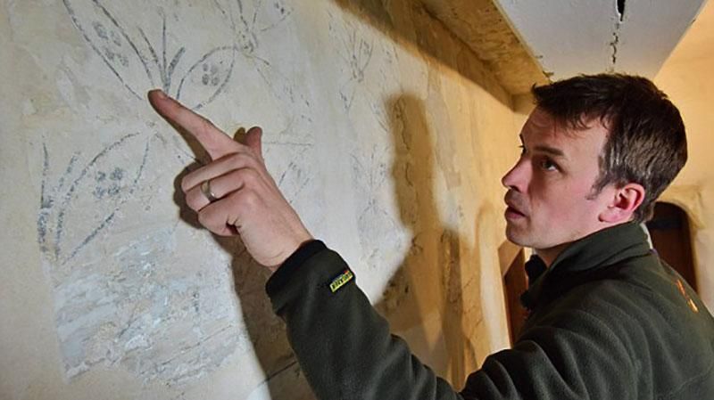 В британском замке нашли уникальные древние росписи: фото