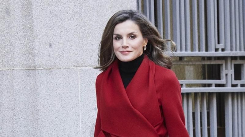 Королева Испании посетила торжественное событие в ярком наряде: очаровательные фото Королева Испании посетила торжественное событие в ярком наряде: очаровательные фото