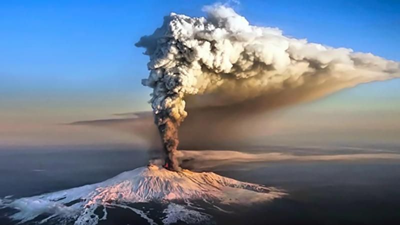 Самый активный вулкан Европы смещается к Средиземному морю: неожиданное заявление ученых