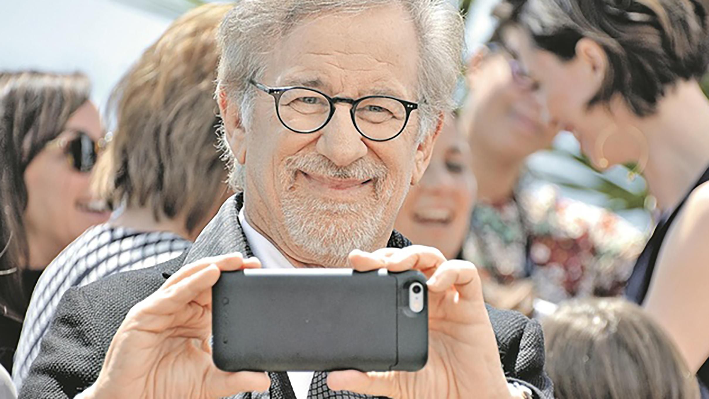 Стивен Спилберг снимает новый сериал Стивен Спилберг снимает новый сериал