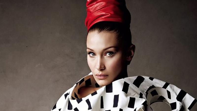 Чарівна Белла Хадід повертає моду на східні головні убори Чарівна Белла Хадід повертає моду на східні головні убори