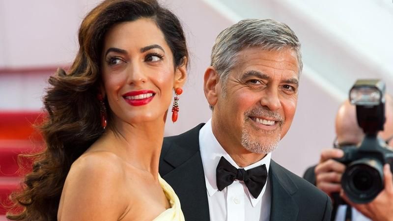 Жена Джорджа Клуни продемонстрировала изысканный образ в стиле Chanel: фото