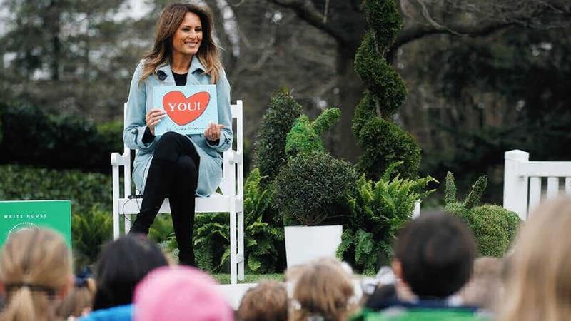 Меланія Трамп приголомшила стильним вбранням на Великодньому святі: фото Меланія Трамп приголомшила стильним вбранням на Великодньому святі: фото