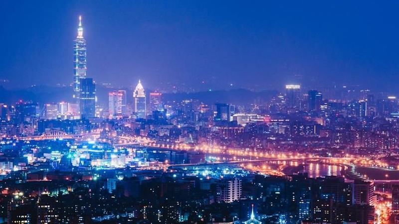 Ночной Тайвань очаровал урбанистической красотой: удивительные фото