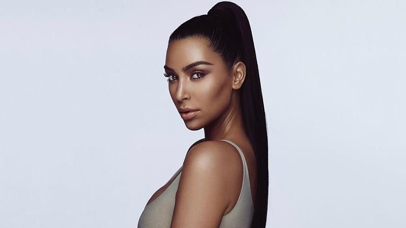 Ким Кардашян засветила стройную фигуру в белье: соблазнительное фото Ким Кардашян засветила стройную фигуру в белье: соблазнительное фото