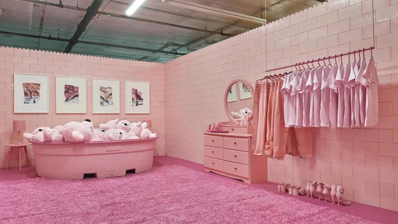 Художниця створила унікальний будинок з яскравими кімнатами: фото Художниця створила унікальний будинок з яскравими кімнатами: фото