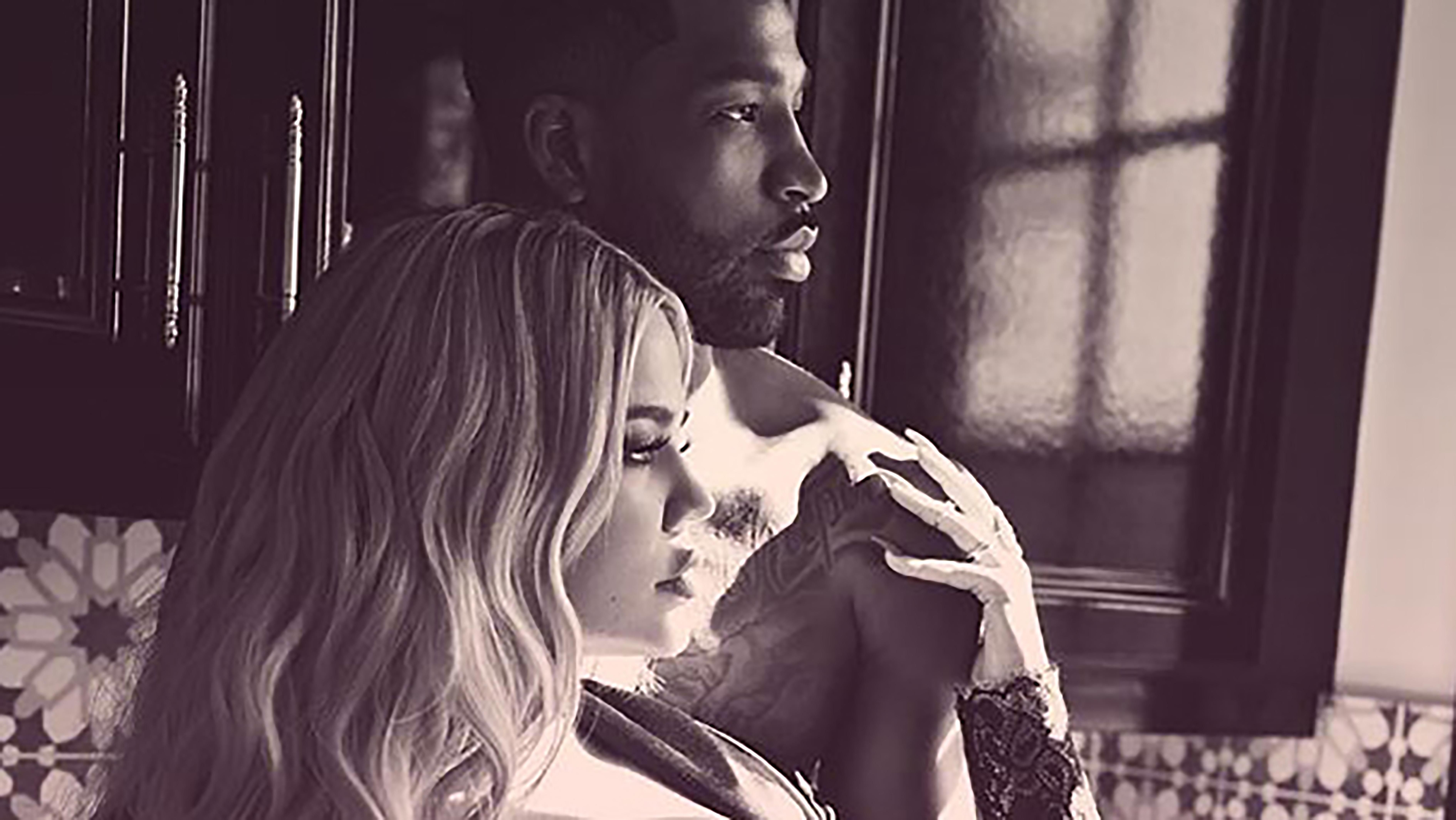 З'явилося відео, на якому наречений вагітної Хлої Кардашян цілується з іншими жінками З'явилося відео, на якому наречений вагітної Хлої Кардашян цілується з іншими жінками