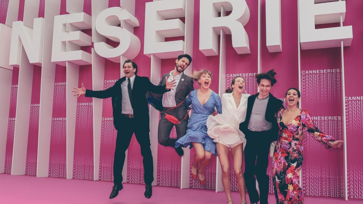 Назван лучший сериал по версии фестиваля Canneseries в Каннах Назван лучший сериал по версии фестиваля Canneseries в Каннах