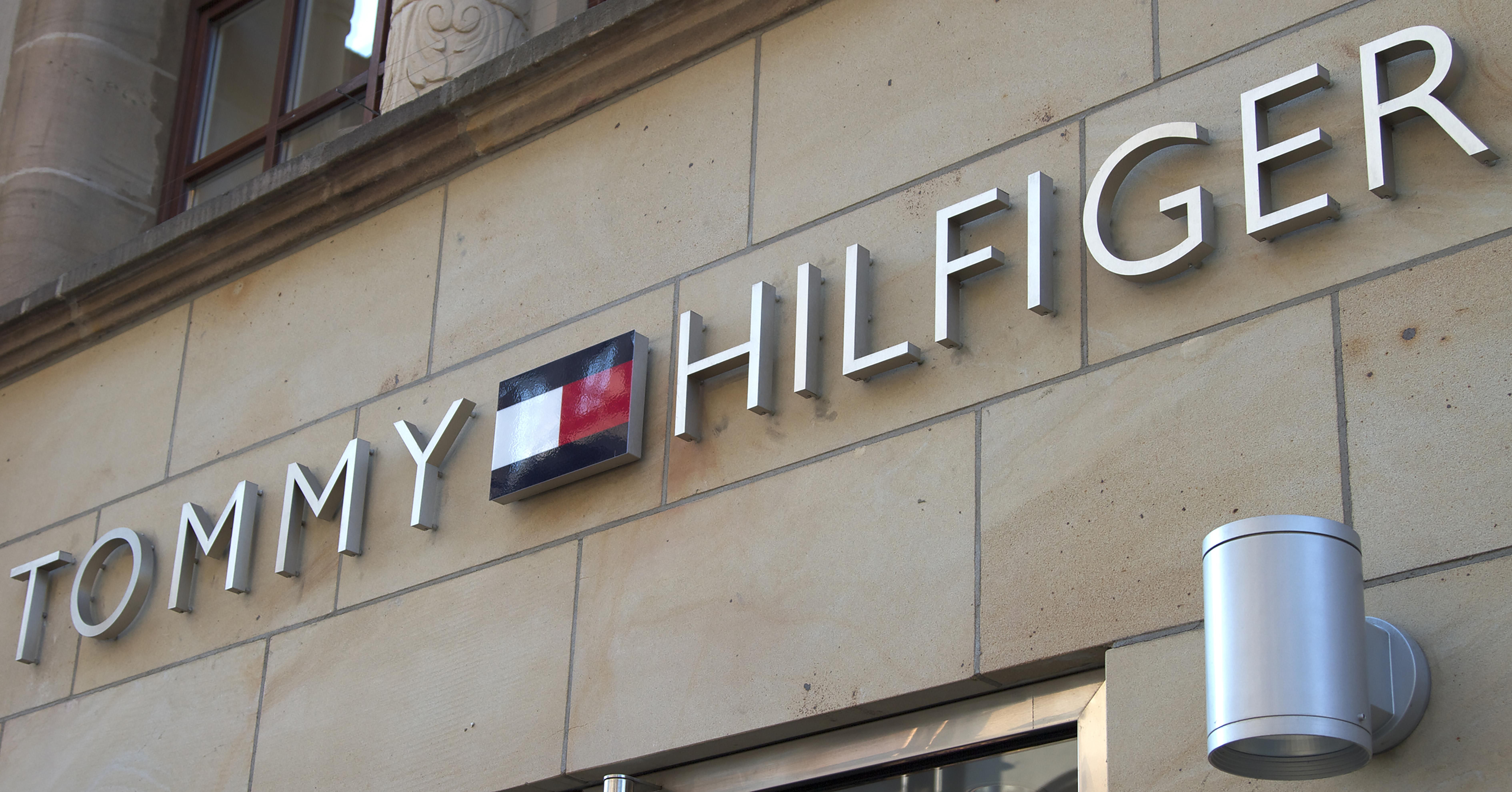 Tommy Hilfiger запустил линию одежды для людей с инвалидностью Tommy Hilfiger запустил линию одежды для людей с инвалидностью