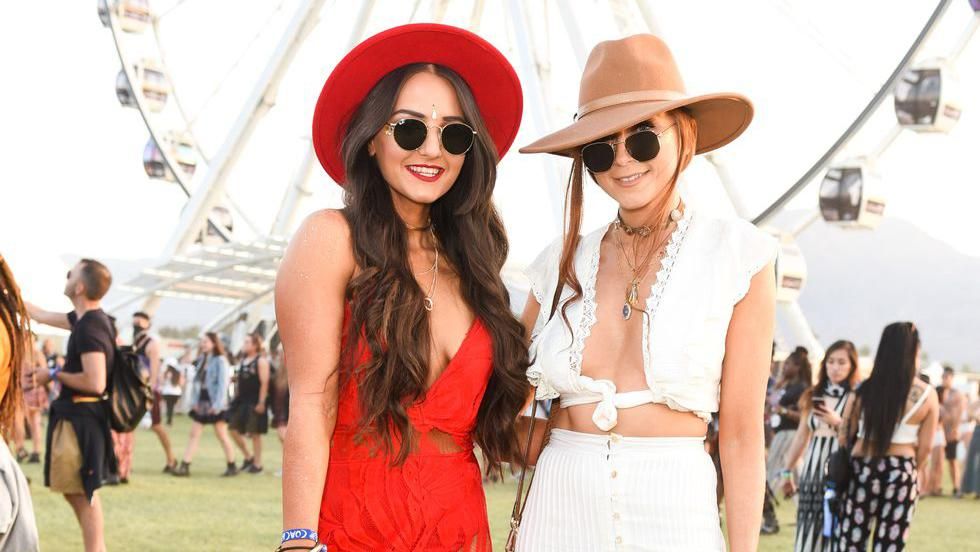 Які street-style образи вразили на фестивалі Coachella 2018: стильні фото Які street-style образи вразили на фестивалі Coachella 2018: стильні фото