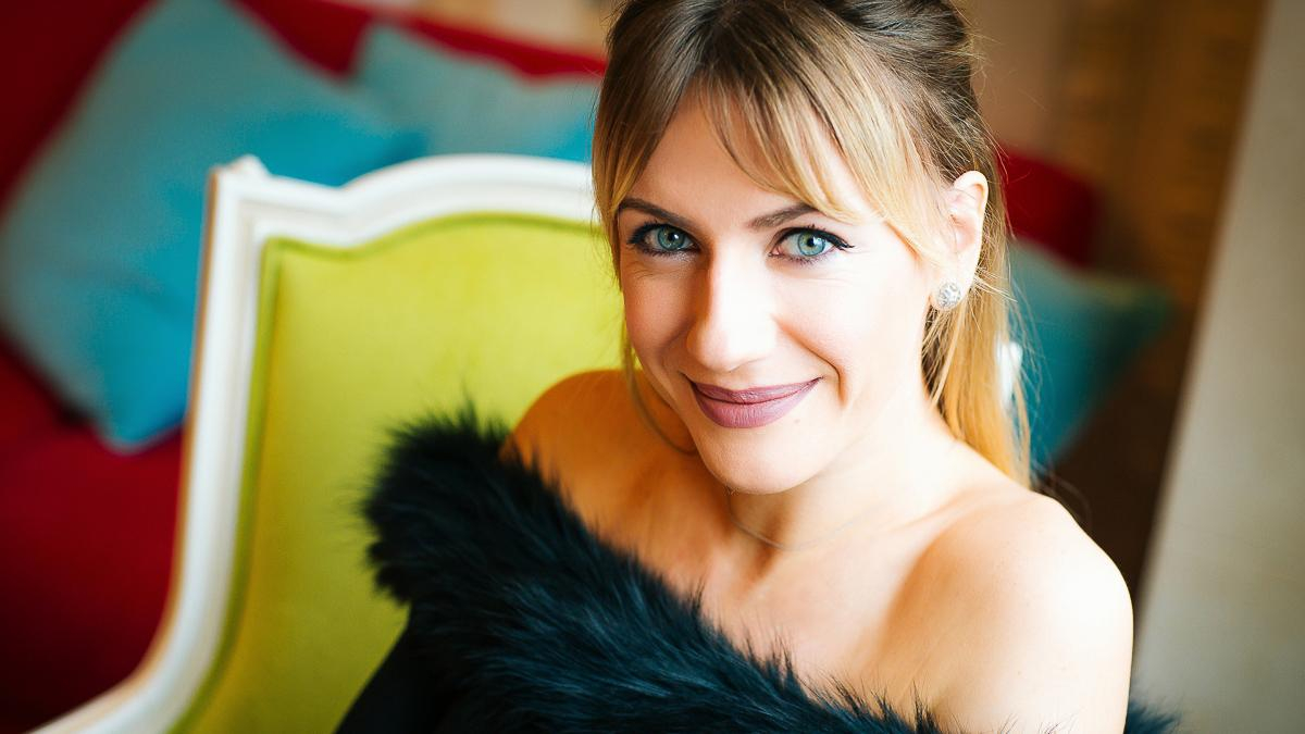 Украинская ведущая показала роскошные ноги на пикантном фото