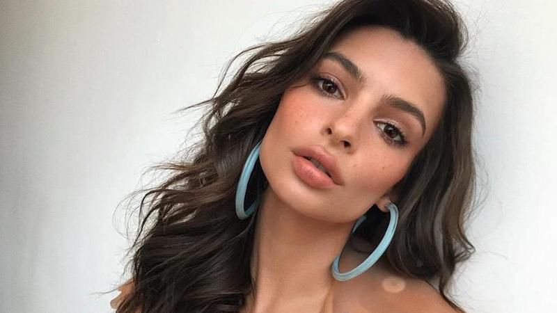 Емілі Ратажковскі натякнула, що вагітна Емілі Ратажковскі натякнула, що вагітна